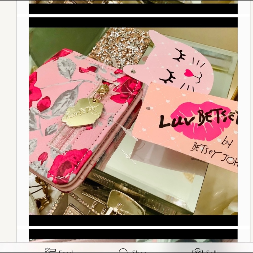 Adorable Betsy Johnson pink floral wallet - Picture 1 of 4